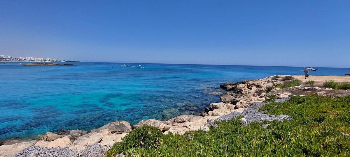 Silver Sands Πρωταράς